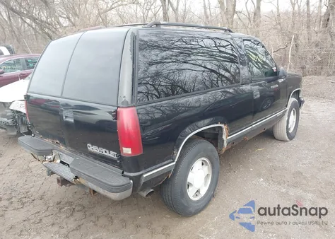 1996 Chevrolet Tahoe K1500 z USA, uszkodzony, nr VIN 3GNEK18R5TG112048